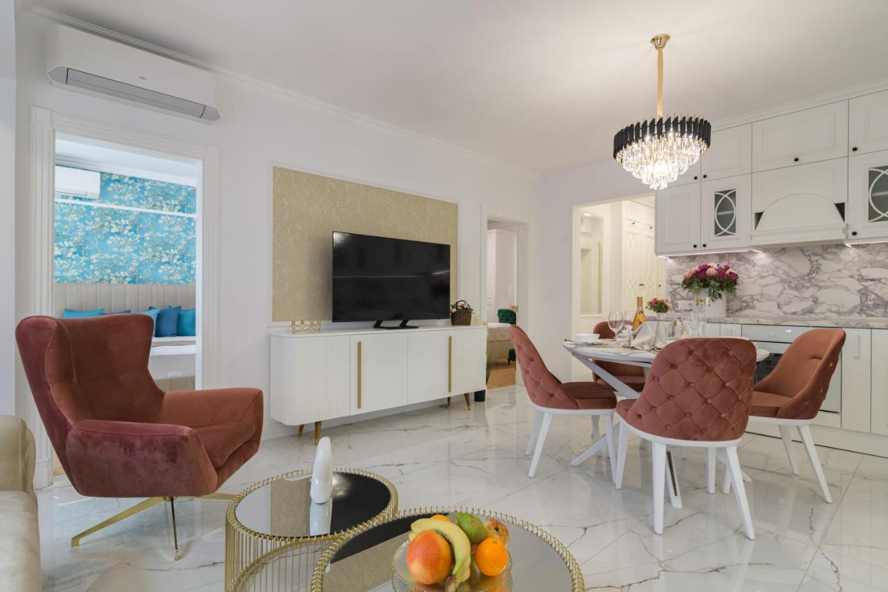 Лукс На Море Luxury Apartment In Downtown With Garage Varna Eksteriør bilde