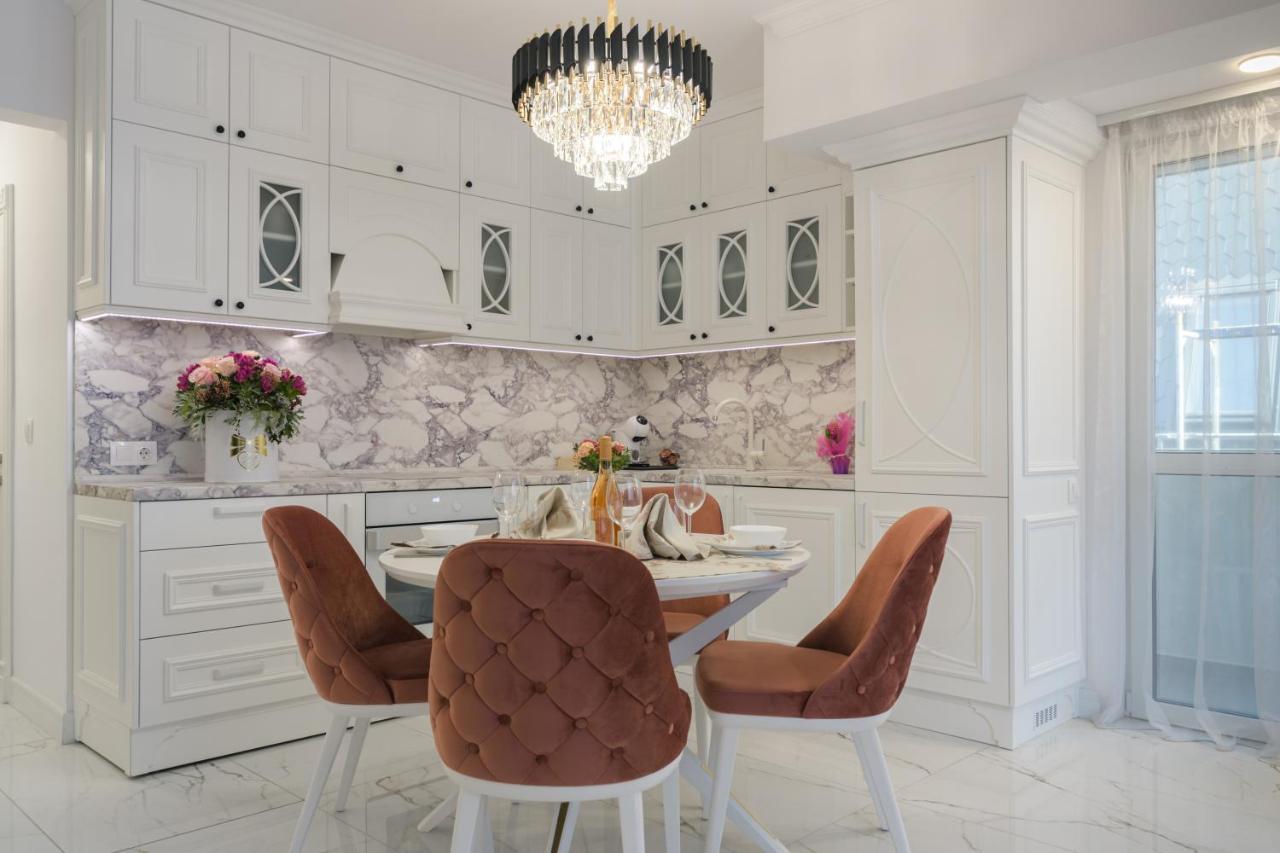 Лукс На Море Luxury Apartment In Downtown With Garage Varna Eksteriør bilde
